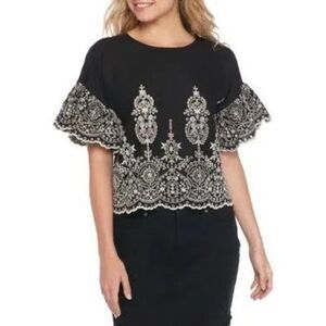 NWT Wonderly Women’s Black And White Embroidered Short Sleeve Shirt Size M